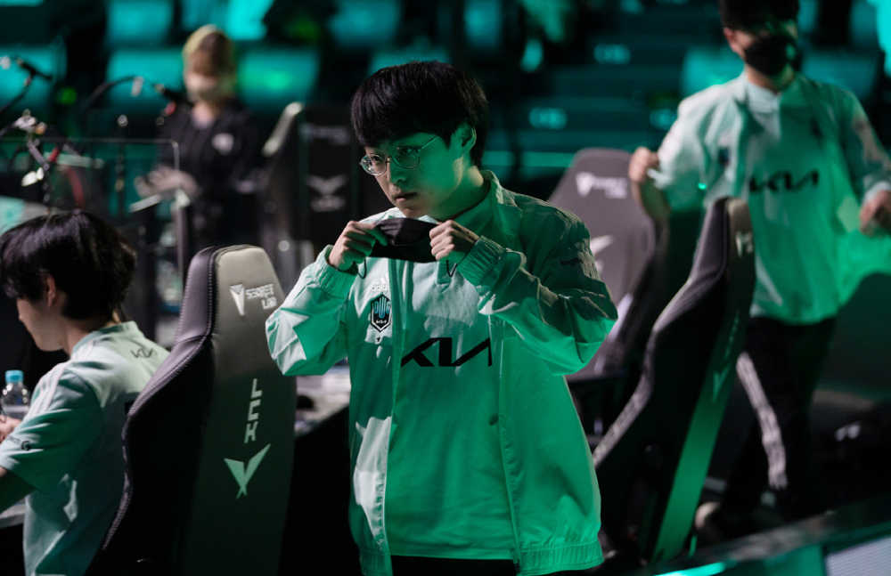 开云体育在线-FPX力克DK，Faker打出惊人五杀宿命之战四强赛，强势挺进下一轮的简单介绍