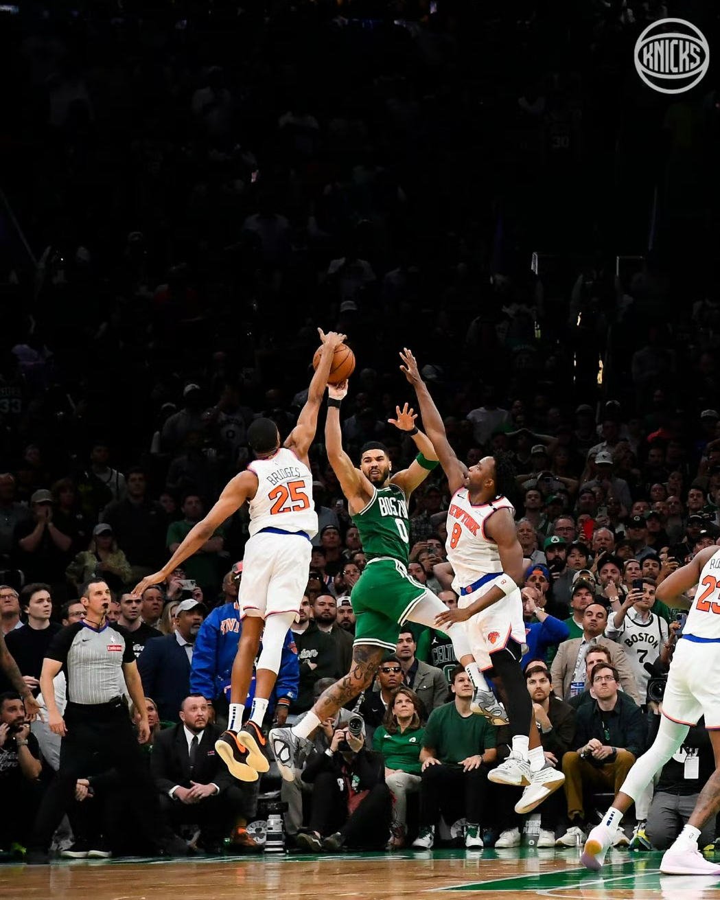 凯尔特人强势德国男篮,福克斯送出助攻的简单介绍 凯尔特人强势德国男篮,福克斯送出助攻的简单介绍