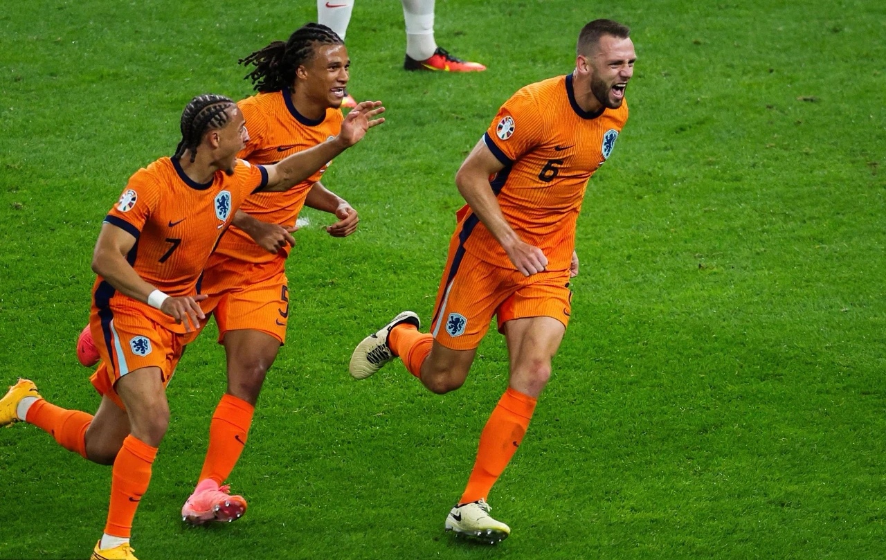 开云体育中国-英格兰客场逆袭，晋级欧洲杯四强