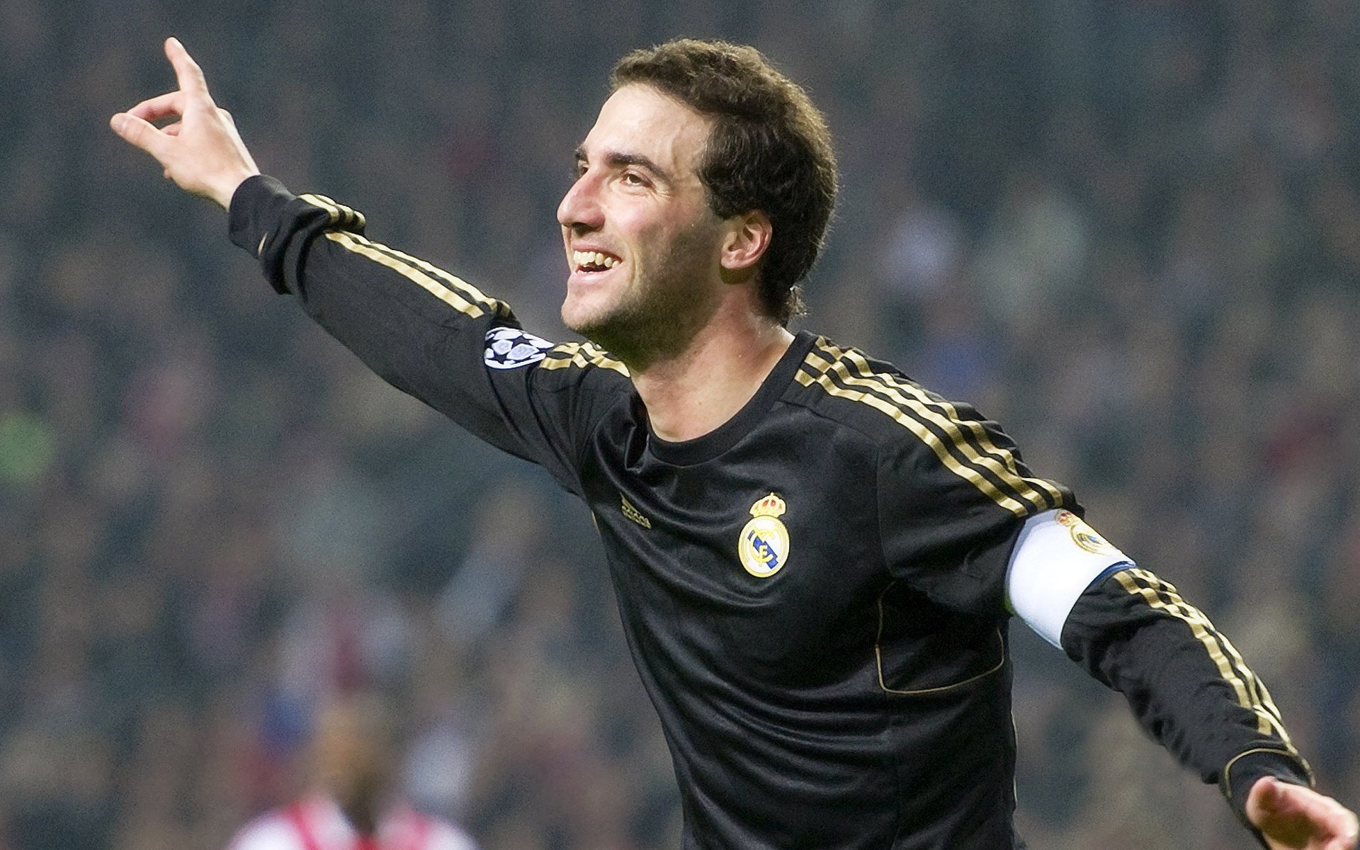 罗德里戈冠军级表现闪耀关键战，洪都拉斯绝境突围希腊创奇迹