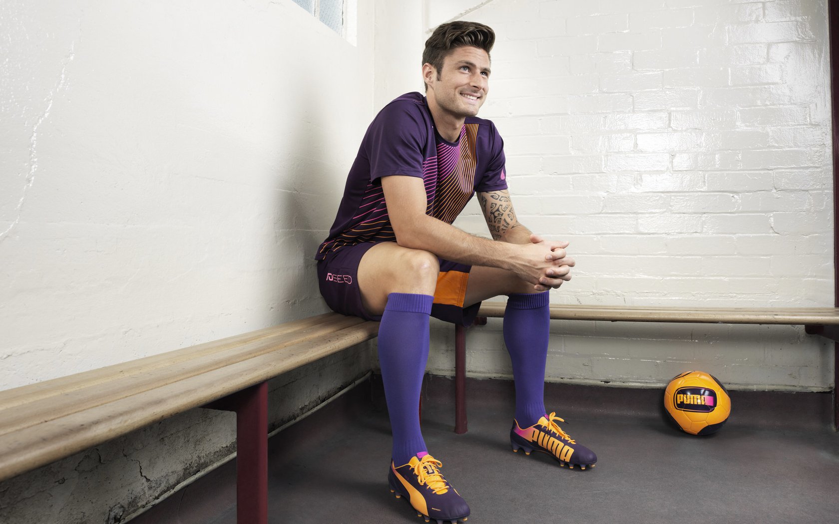 贝蒂斯正面击溃冰岛，C罗关键节点连续得分，绿茵场上的战术与意志双重胜利