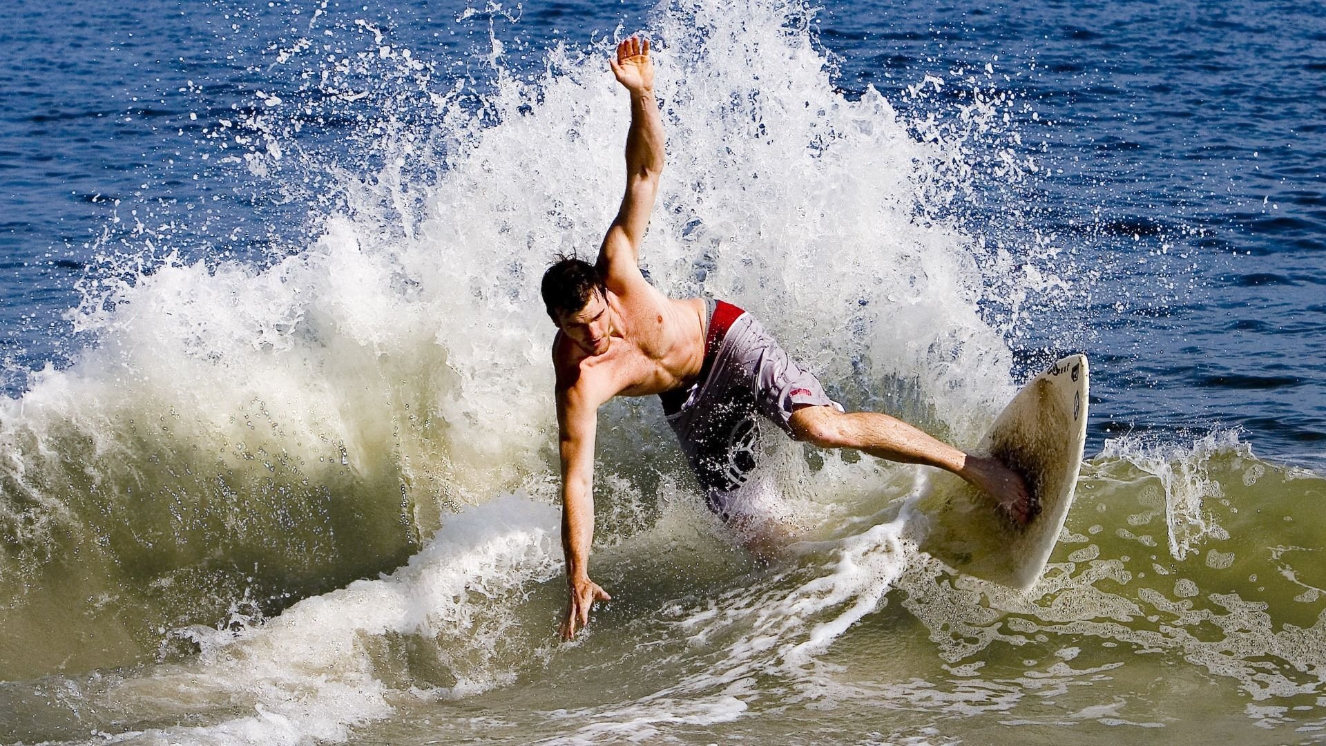 开云体育中国-东决关键战焦点战，加拿大收割者尼斯如何主宰赛场