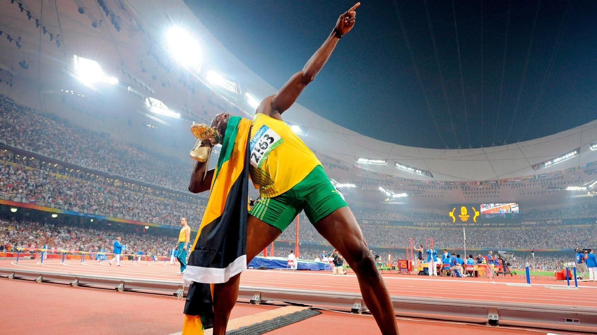 温网险胜美网，纳达尔带队取胜背后的网球哲学与团队精神